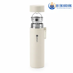 Bình Elmich EDA1056 mở nắp với lọc trà kim loại, quai nhấc và miệng bình.