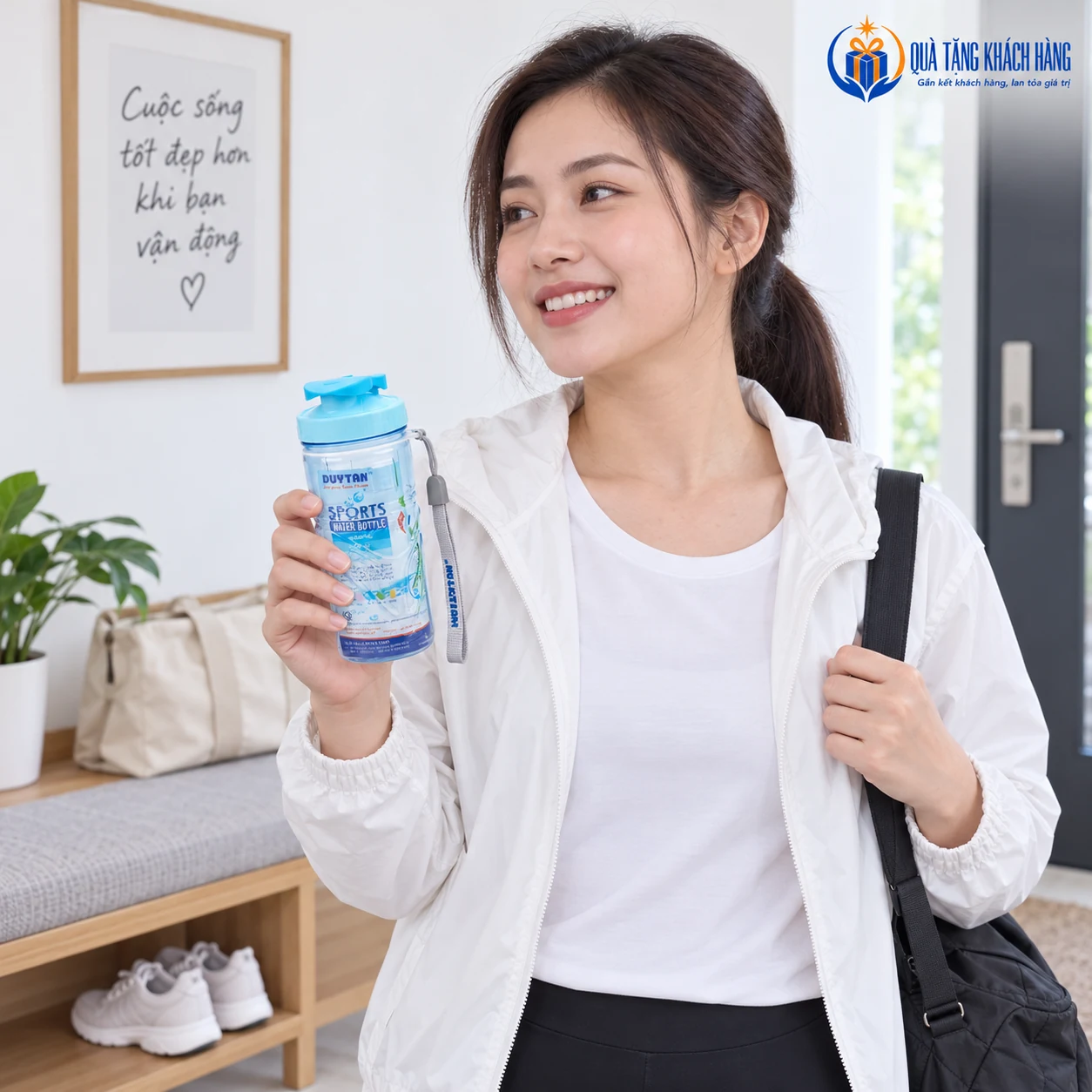 Người trưởng thành cầm bình No.251 chuẩn bị đi bộ