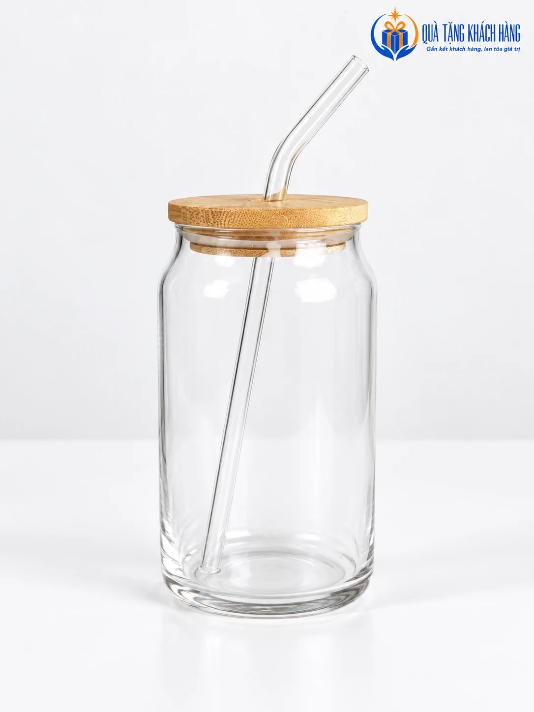 Dáng bình thủy tinh 540ml với vai bo và ống hút cong
