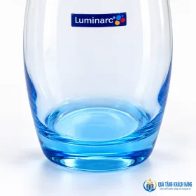 Cận đáy xanh và đường cong thân ly Luminarc