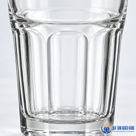 Cận phần thân khía dọc của ly Ocean P01963