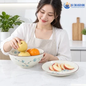 Dùng riêng tô và đĩa men kem để bày trái cây