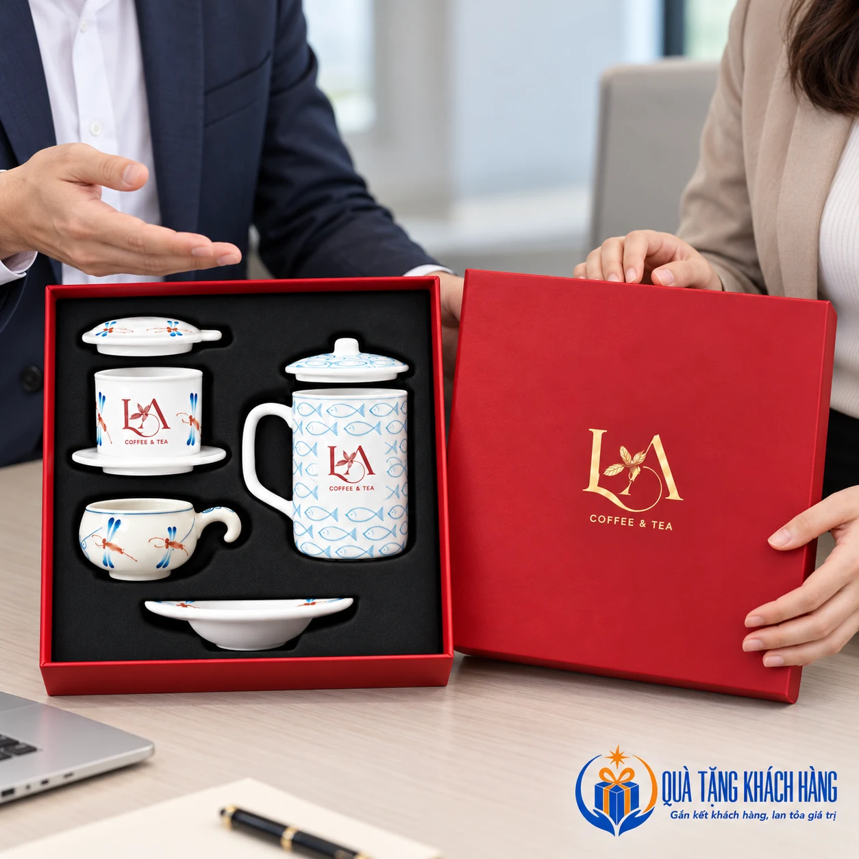 Minh họa trao bộ phin cà phê và cốc sứ