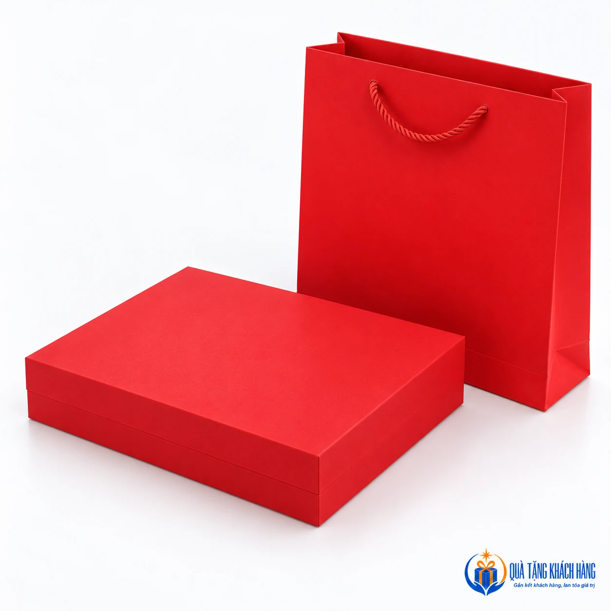 Hộp đỏ và túi giấy đỏ giữ trơn theo mẫu