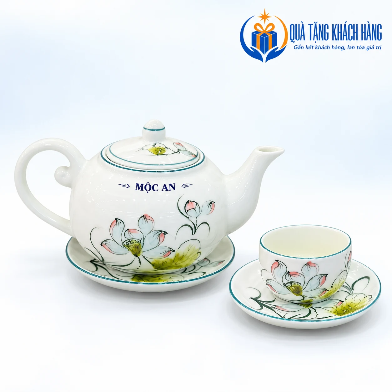 Mô phỏng chữ MỘC AN ở khoảng trống phía trên thân ấm Quả Hồng
