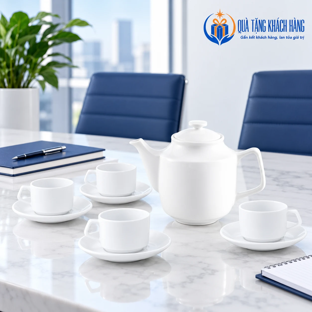 Minh họa ấm Jasmine và bốn cặp tách đĩa trên bàn tiếp khách