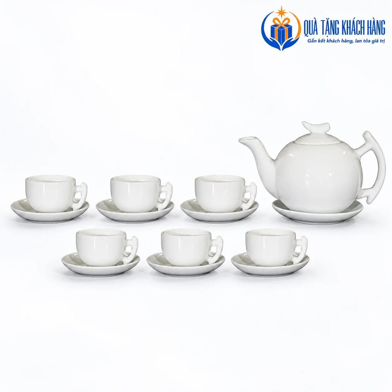 Ảnh đối chiếu dáng ấm, sáu tách và các đĩa của mẫu bưởi cành 03