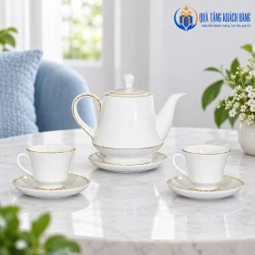 Minh họa bộ trà Hoàng Gia tại bàn trà gia đình