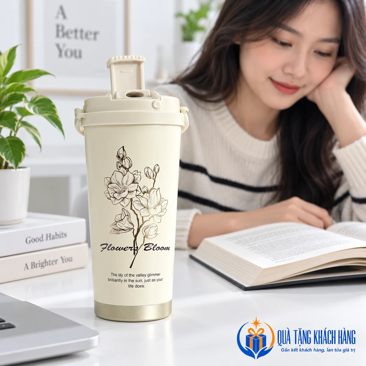Minh họa cốc Flower trong giờ nghỉ tại bàn