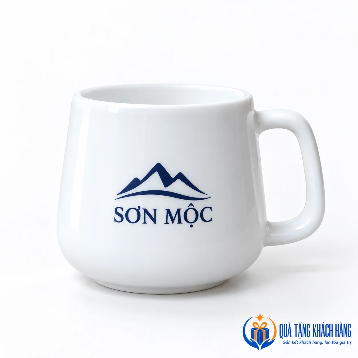 Minh họa in SƠN MỘC trên cốc sứ trắng