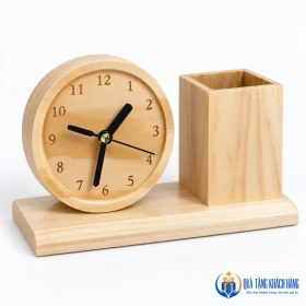 Góc nghiêng đồng hồ và ống bút gỗ