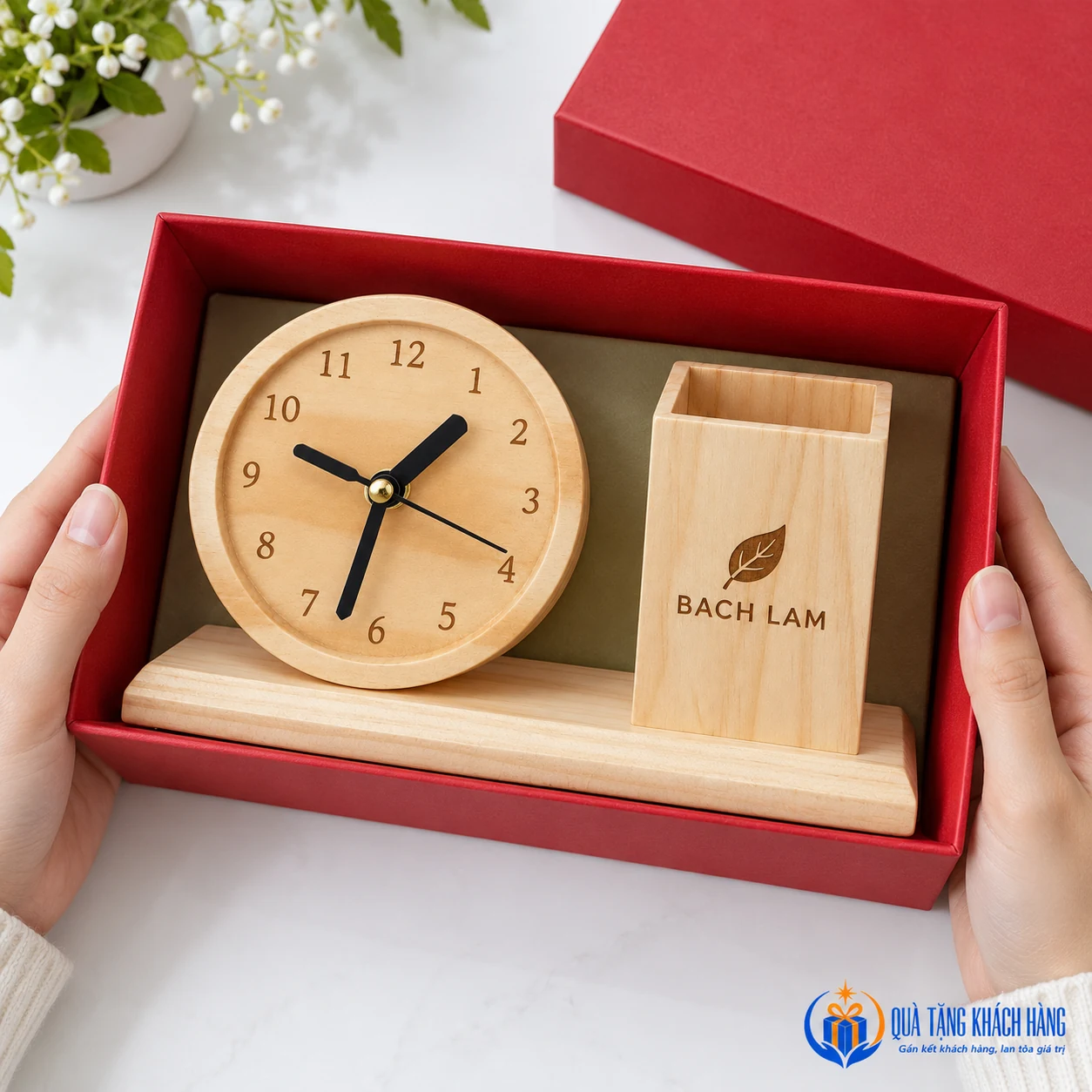 Mở hộp quà đồng hồ gỗ kèm ống bút