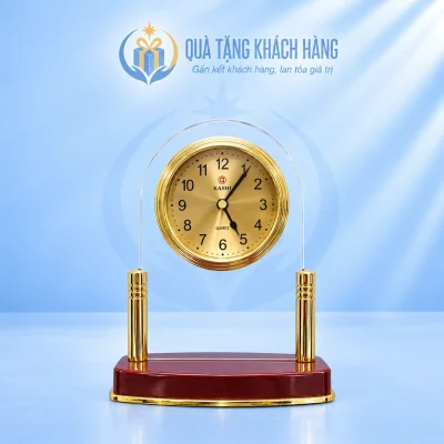 Đồng hồ để bàn Kashi BT5 trên nền Quà Tặng Khách Hàng