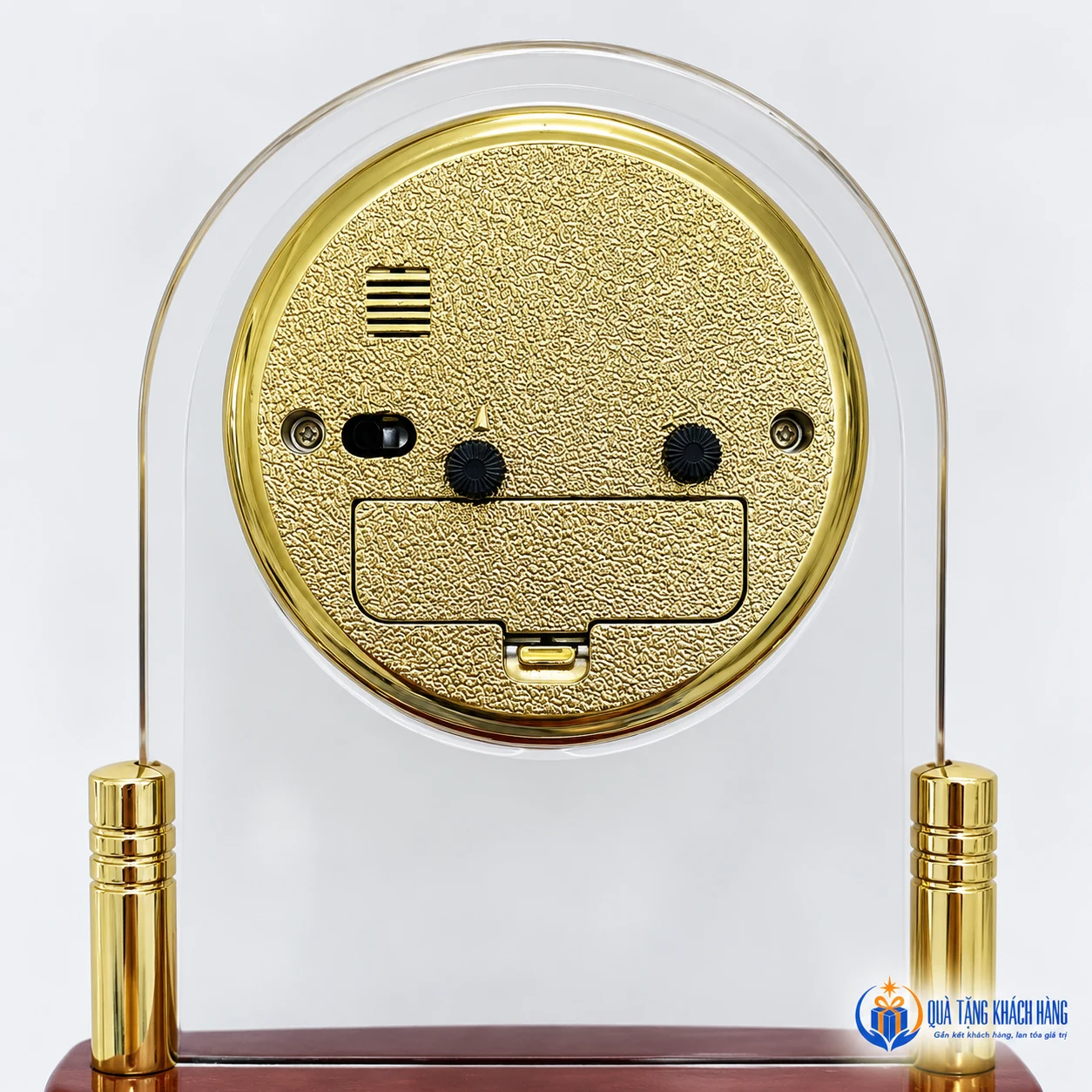 Cận cụm núm và nắp đậy mặt sau Kashi BT5