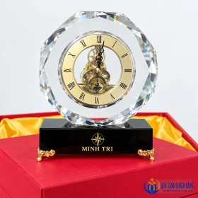Mô phỏng nhận diện MINH TRI trên đế đồng hồ