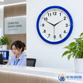 Đồng hồ HD42 trong khu tiếp khách văn phòng