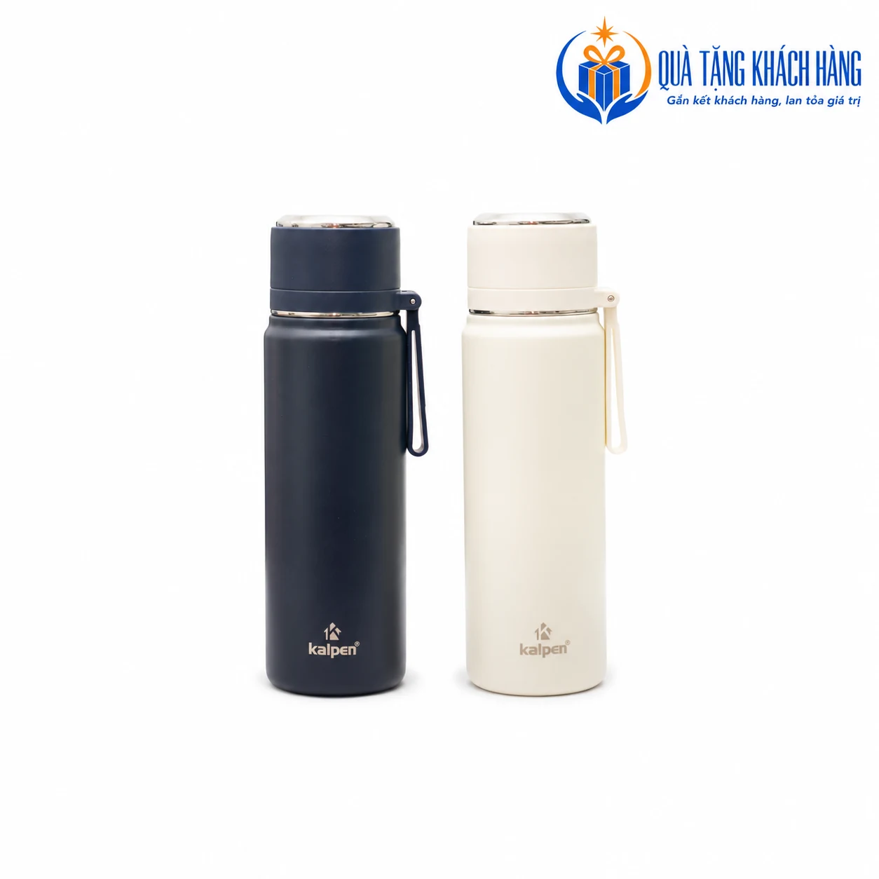 Ảnh nguồn hai bình Kalpen AR15 xanh than và trắng kem, có quai gập bên nắp.