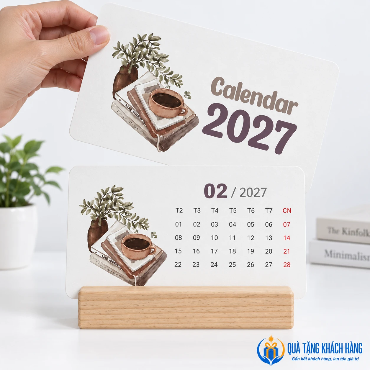 Thao tác thay tờ lịch tháng trên đế gỗ
