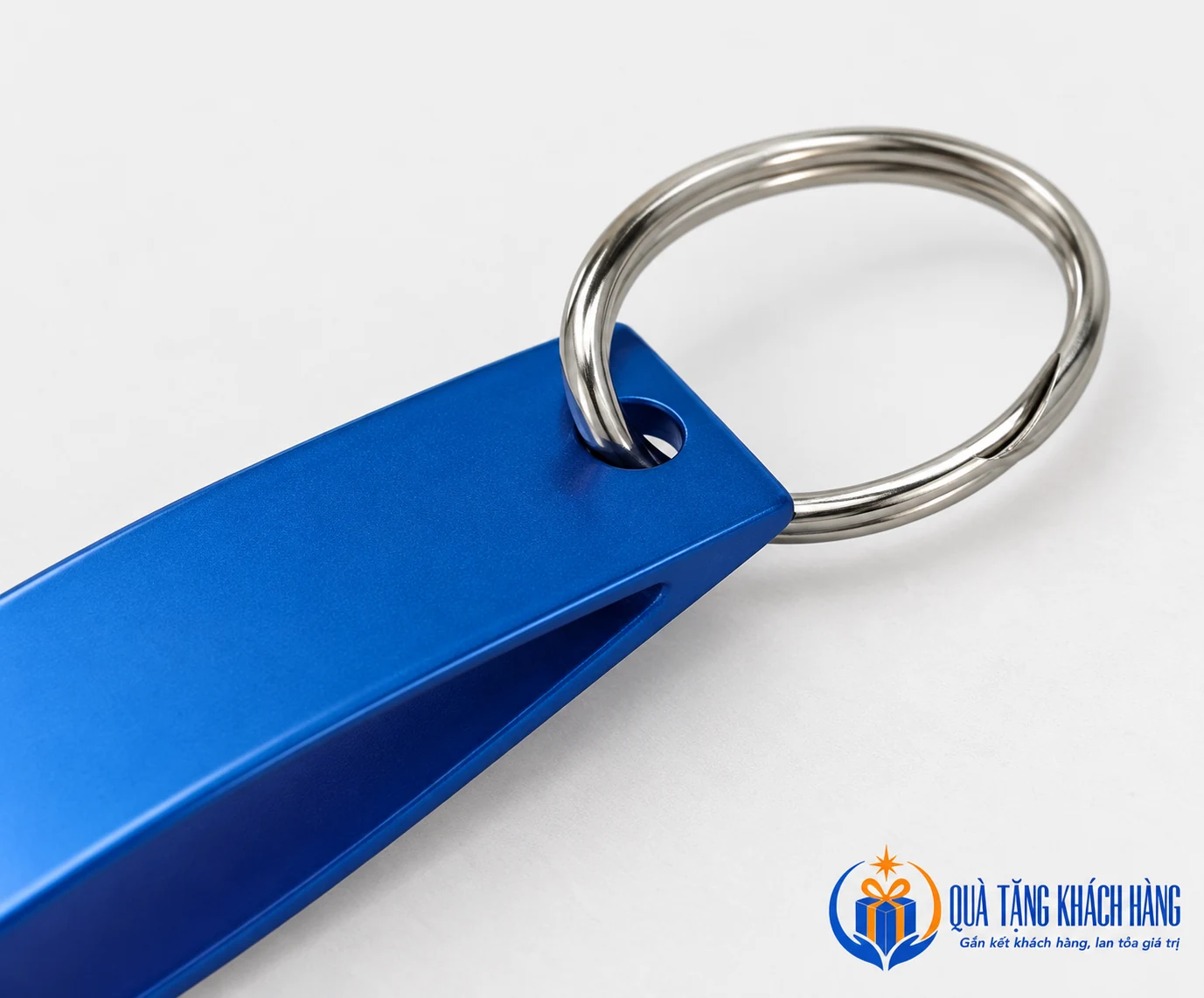 Chi tiết vòng khoen và lỗ nối của móc khóa 02