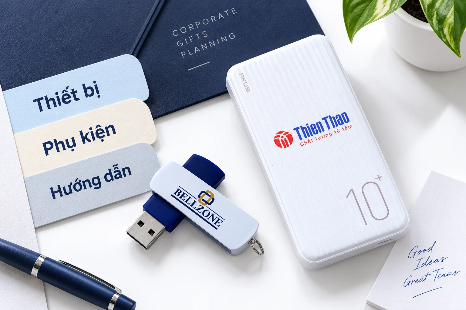 USB và sạc dự phòng cạnh ba thẻ Thiết bị, Phụ kiện, Hướng dẫn trong cảnh biên tập.