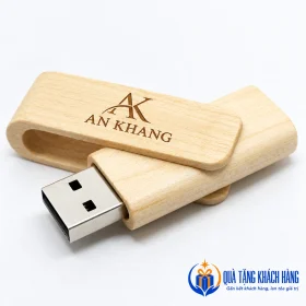 Mô phỏng AK AN KHANG trên mặt USB gỗ UGV 027